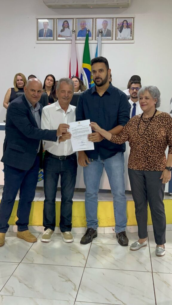Solenidade de Posse dos Aprovados em Concursos Públicos é Realizada na Câmara Municipal